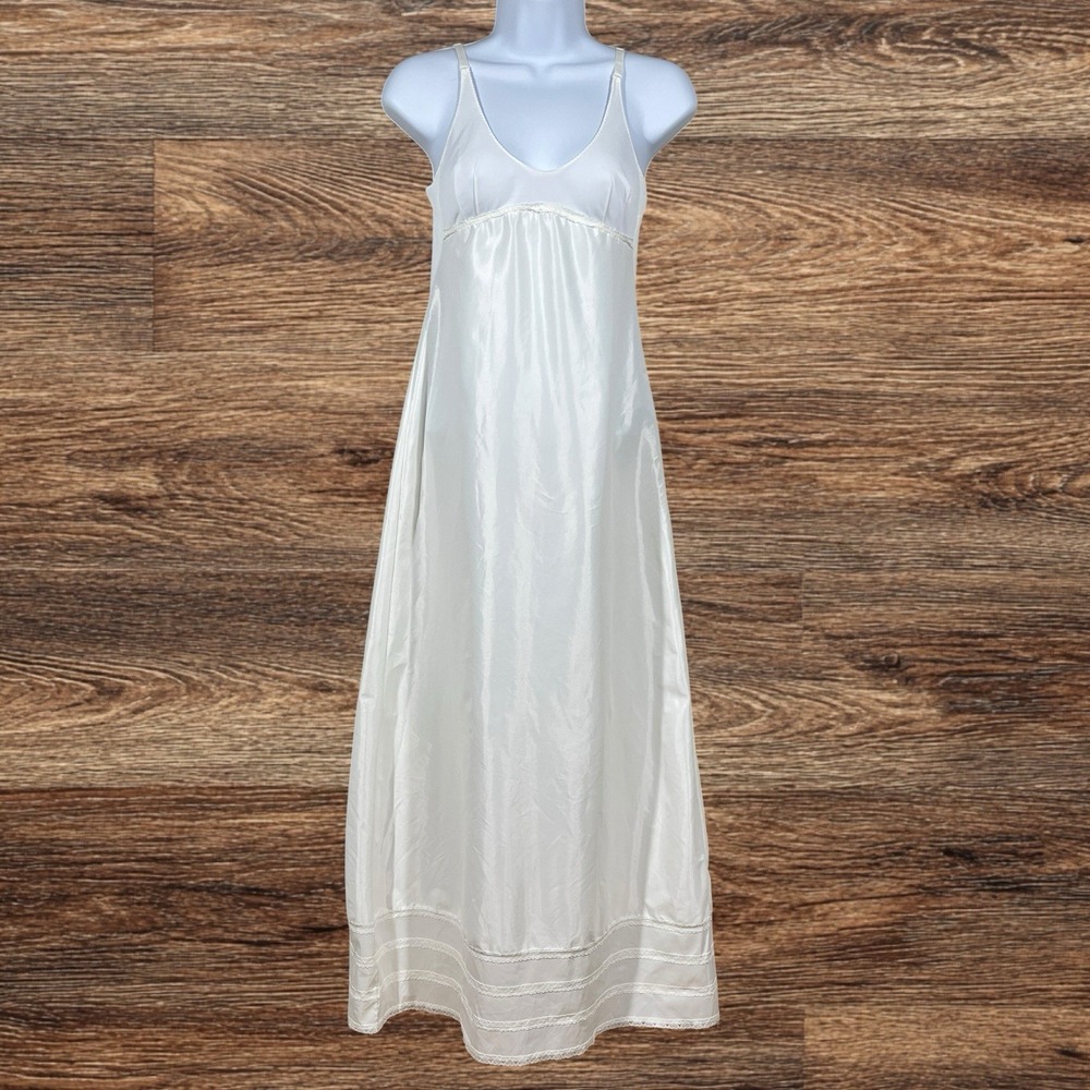 Vintage 1970s Lorraine Nightgown Size 32/2/XS White Nylon Maxi Lace Trim